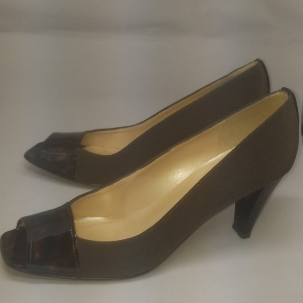 Stuart Weitzman heel - Picture 2 of 6